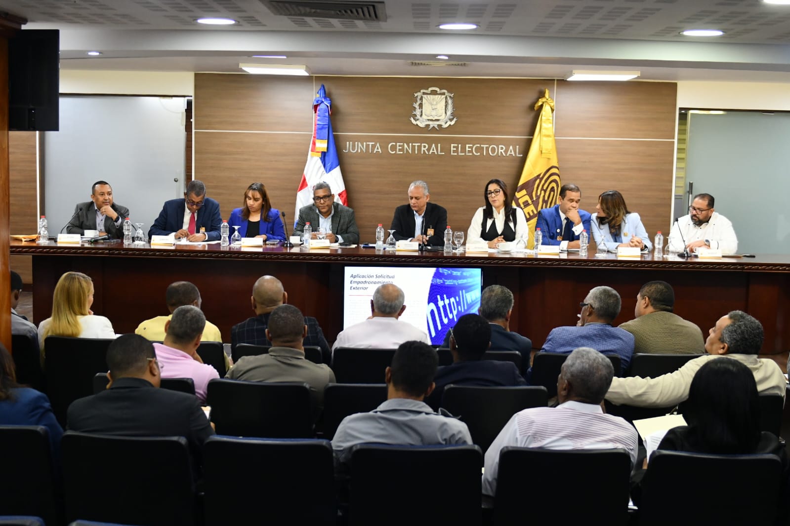 jce-avanza-trabajos-para-la-renovacion-519854096.jpeg