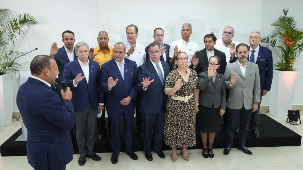 SEGUNDA FOTO OFICIAL DE NUEVA DIRECTIVA DEL CDES
