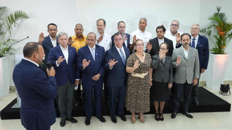 SEGUNDA FOTO OFICIAL DE NUEVA DIRECTIVA DEL CDES
