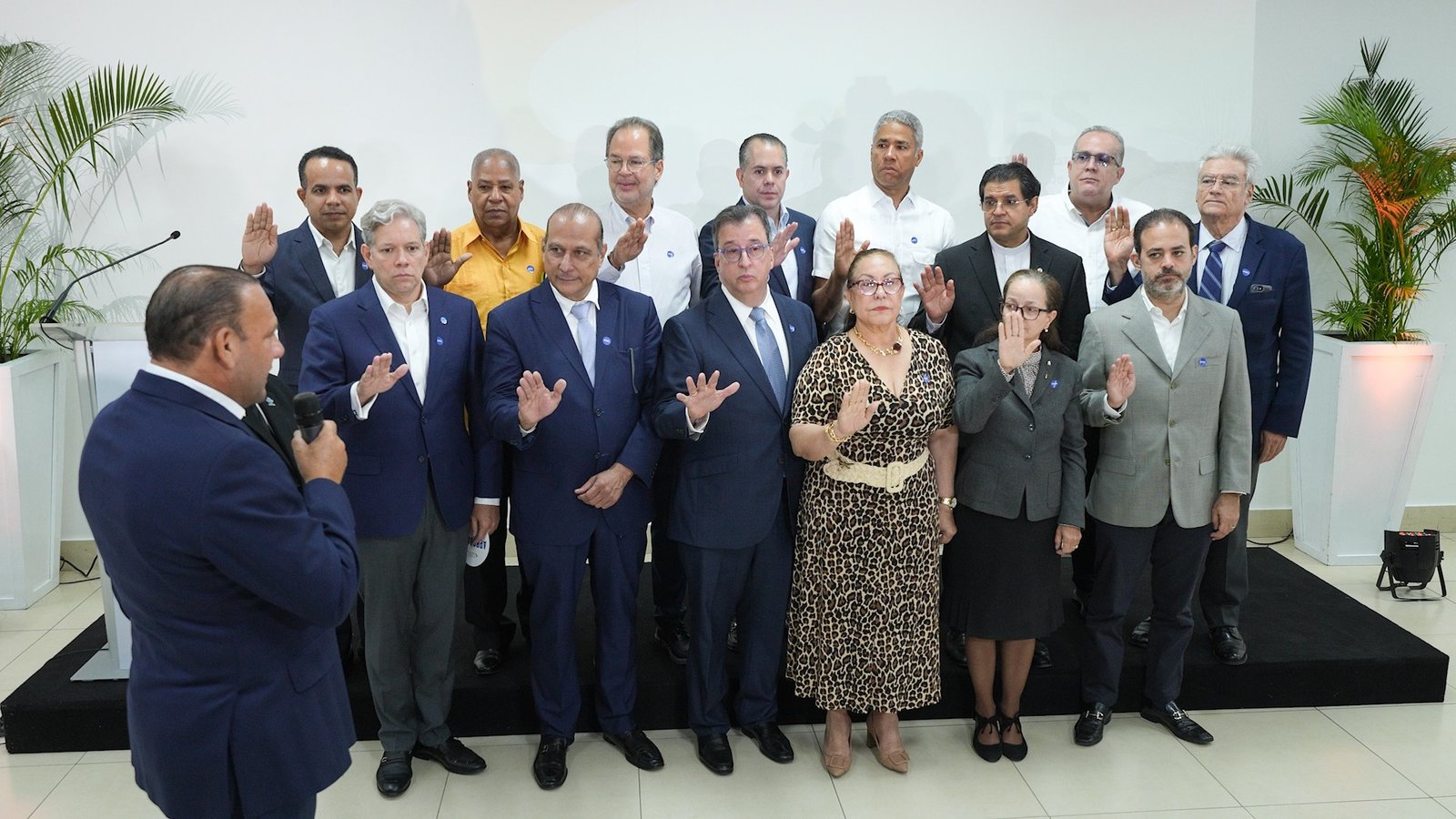 SEGUNDA FOTO OFICIAL DE NUEVA DIRECTIVA DEL CDES