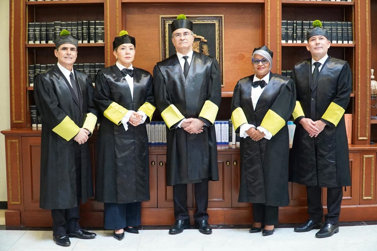 Colegio de Notarios TSE, Tribunal Superior Electoral gestion, continuidad Tribunal Superior Electoral, notarios respaldan TSE.