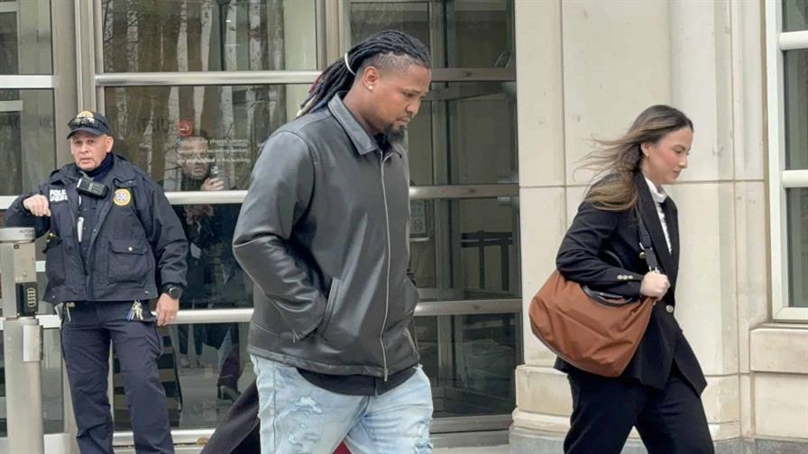 luis-ortiz-se-declara-inocente-de-cargos-por-amano-de-apuestas-71904049-focus-min0.02-0.52-896-504