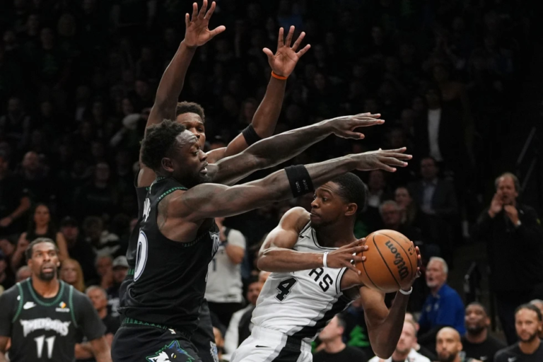 "¡Escándalo en la NBA! Expulsan a Wembanyama y Minnesota empata la serie ante los Spurs"