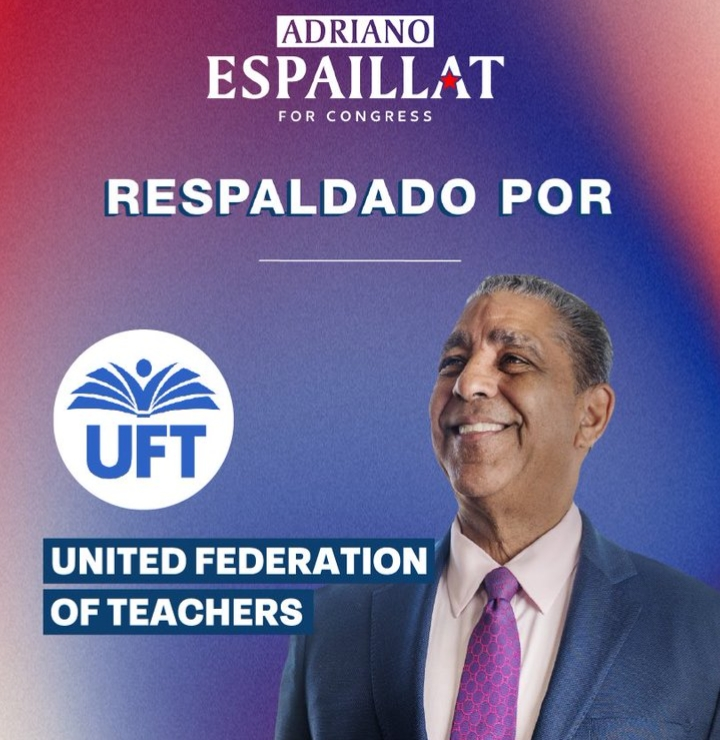 Adriano Espaillat junto a Michael Mulgrew, presidente de la UFT, recibiendo el respaldo sindical en Nueva York.