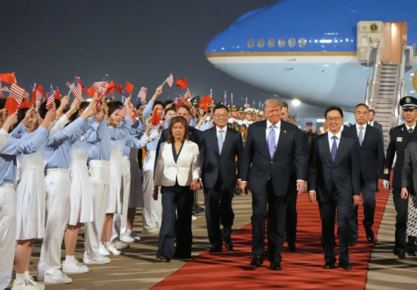 Cumbre Donald Trump y Xi Jinping Beijing 2026. • Palabras Clave Secundarias: Guerra de Irán impacto petróleo, venta de armas Taiwán EE.UU., Elon Musk Jensen Huang China viaje, pacto nuclear tripartito Trump.