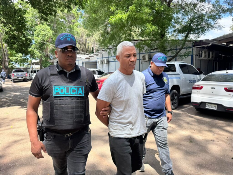 Policía Nacional recupera motocicletas robadas tras el arresto de El Sureño en Santiago de los Caballeros.