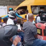 Apresan motociclistas agresión autobús escolar Herrera