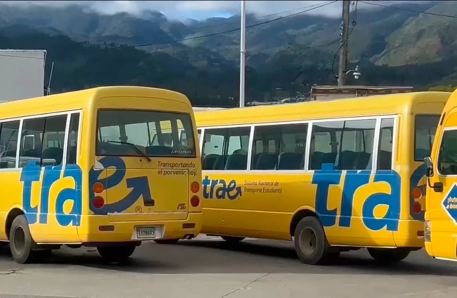 Sistema Nacional de Transporte Estudiantil, Isbelia Baez de la Cruz, Escuela Padre Fantino Constanza, NoticiasEnlineaRD, robo autobuses escolares Republica Dominicana.