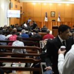 Retraso de 6 horas en fallo Caso Calamar genera tensión