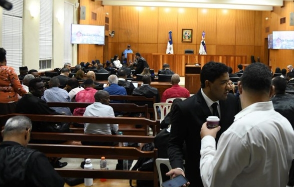 Retraso de 6 horas en fallo Caso Calamar genera tensión