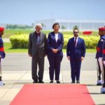 Presidenta de Surinam arriba a RD para agenda oficial