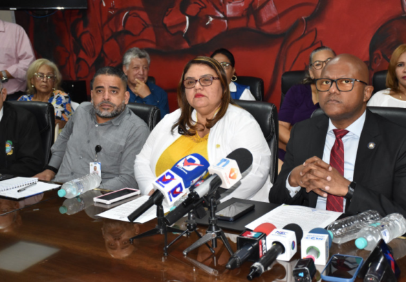 Colegio Médico Dominicano CMD protesta pensiones médicos retirados