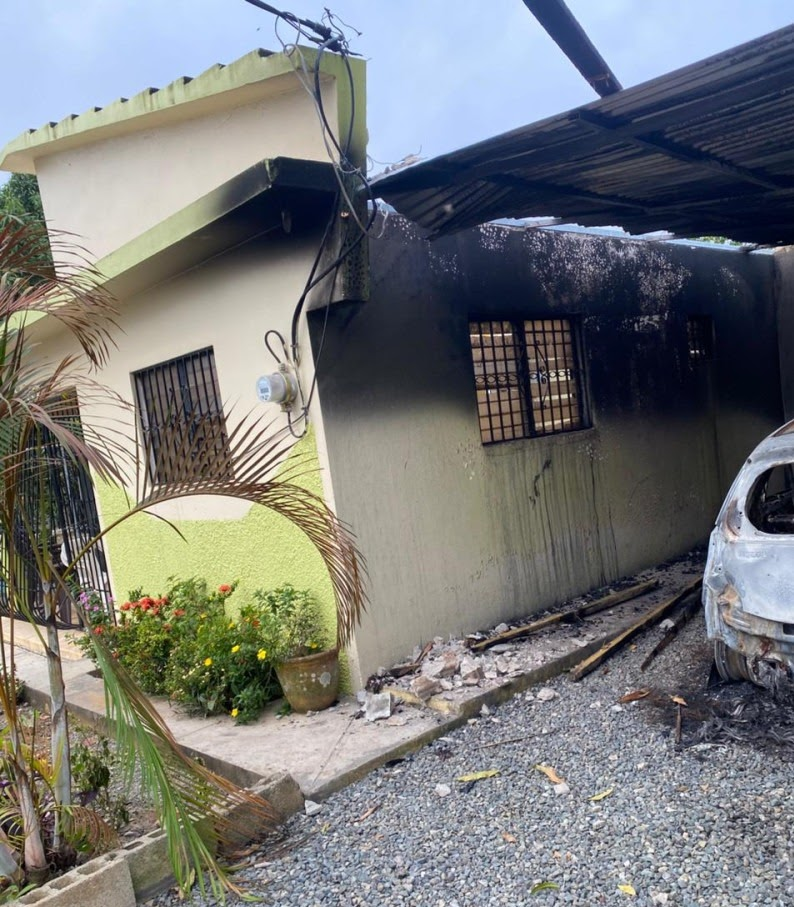 En La Vega Familia sobrevive milagrosamente tras incendio provocado en su hogar