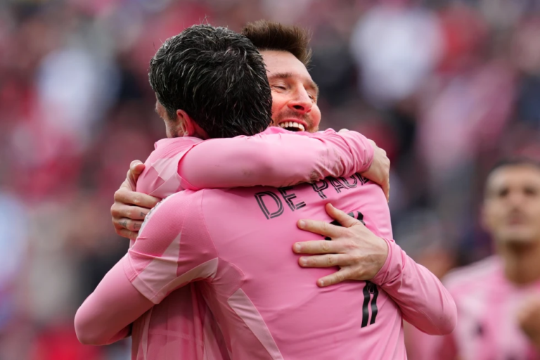 "Messi histórico: Rompe récord de 100 contribuciones de gol y lidera triunfo del Inter Miami en Toronto"