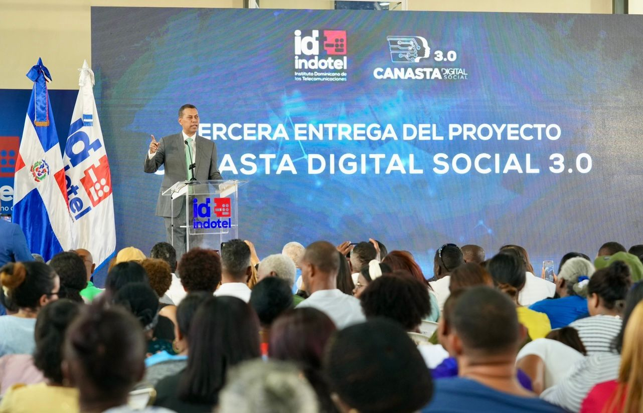 Guido Gómez mazara destacó que la inclusión digital va más allá del acceso a dispositivos y explicó que este proyecto ayudará a mejorar los niveles de ingresos de la gente de esta demarcación.