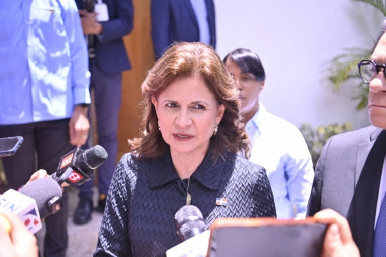 Vicepresidenta Raquel Pena reconoce en Santiago las fallas de los protocolos estatales frente a los feminicidios en la Republica Dominicana.