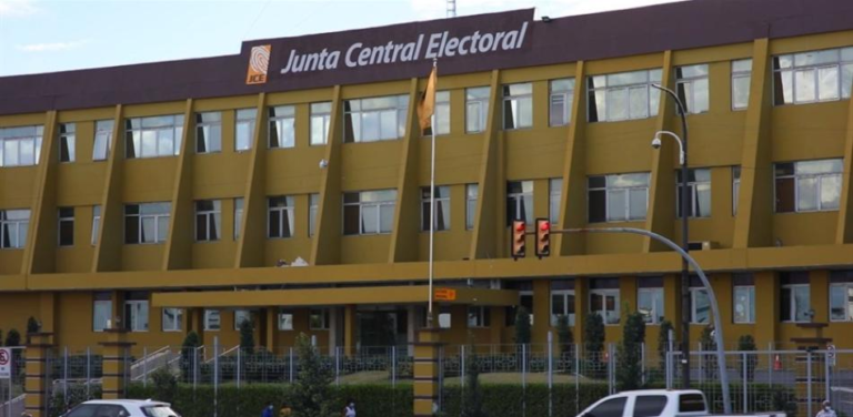 Sede principal de la Junta Central Electoral JCE en Santo Domingo regulando las encuestas electorales de la Republica Dominicana.