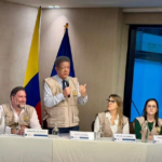 El exmandatario dominicano Dr. Leonel Fernandez asume sus funciones como jefe de la Mision de Observacion Electoral de la OEA en Colombia.