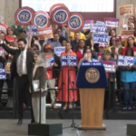 El alcalde de Nueva York Zohran Mamdani anuncia el plan habitacional Block by Block en Brooklyn.