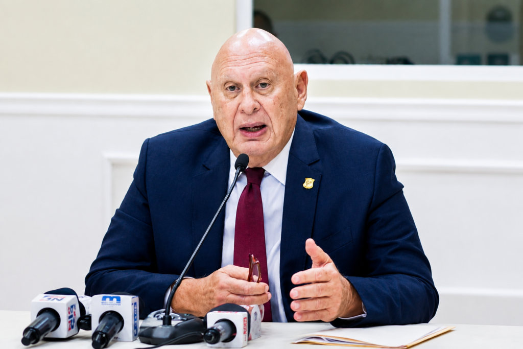 Comisión Bicameral continúa consultas y recibe propuestas de Magín Díaz y del sector industrial