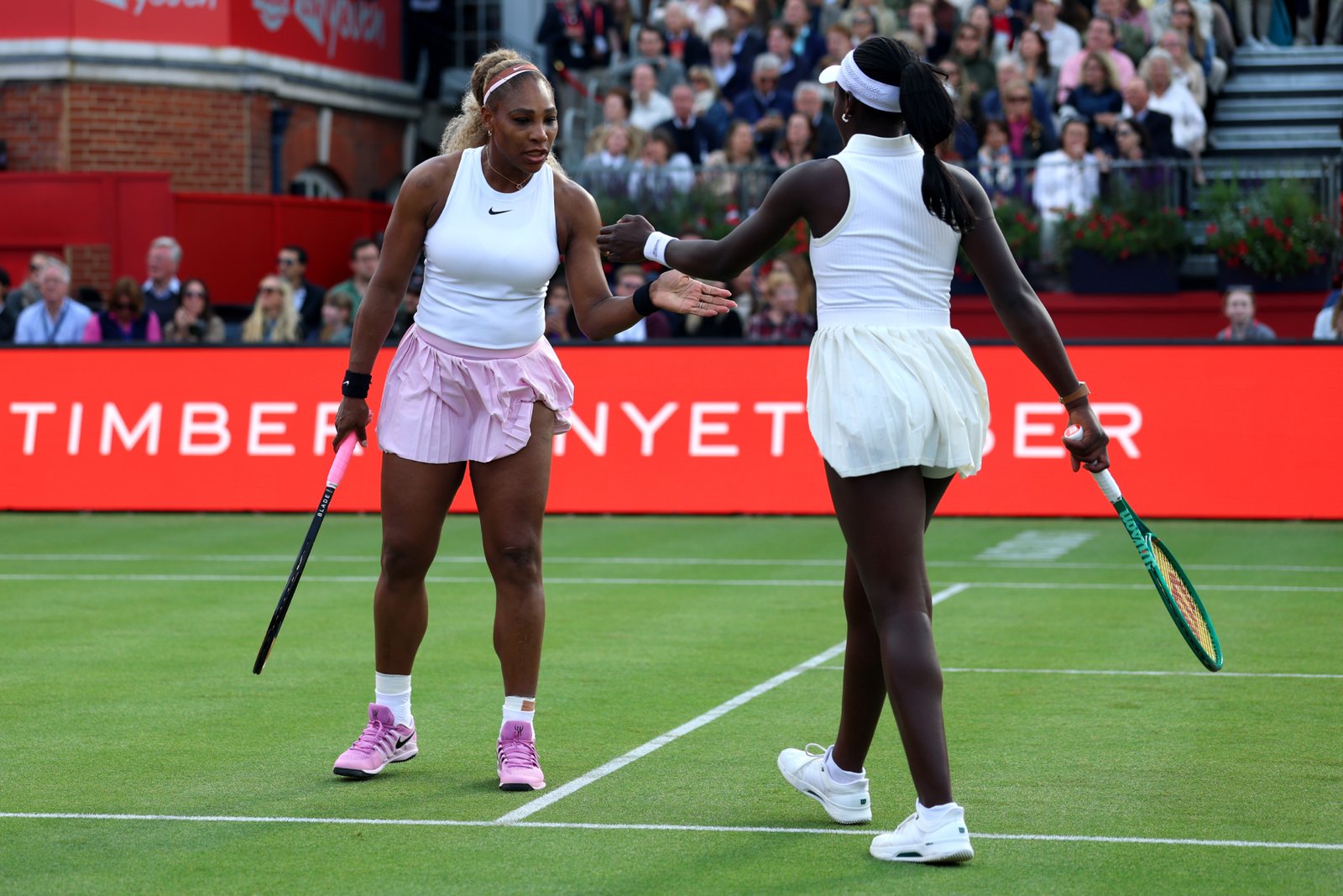Serena Williams regresa al tenis con victoria tras cuatro años de ausencia en Queen’s Club