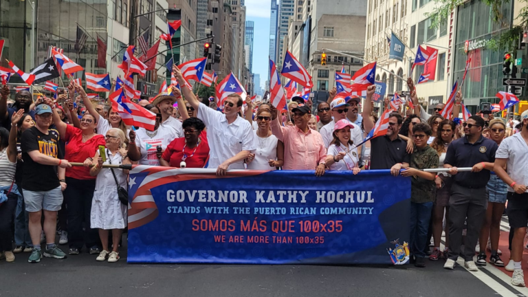Adriano Espaillat Desfile Nacional Puertorriqueño Nueva York