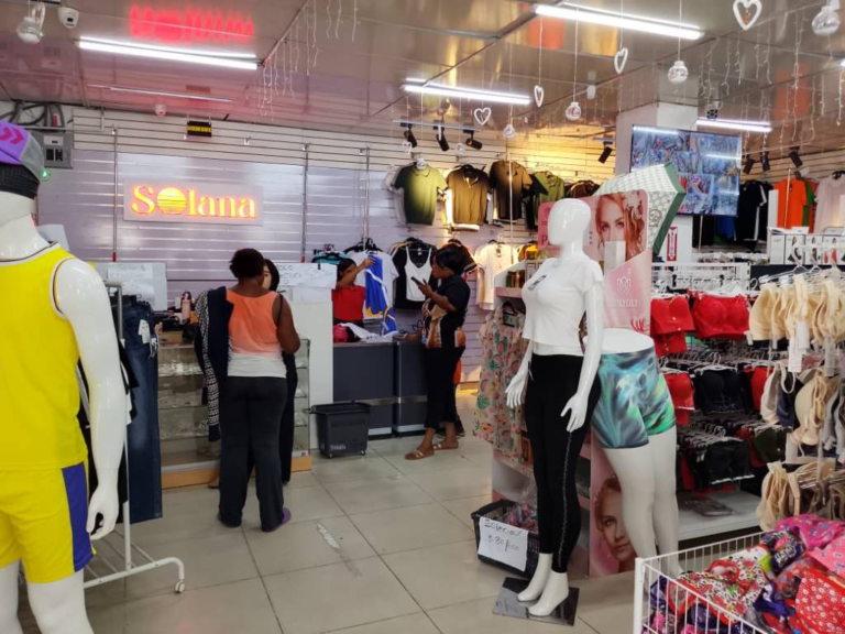 Importadora Solana avenida duarte ropa deportiva
