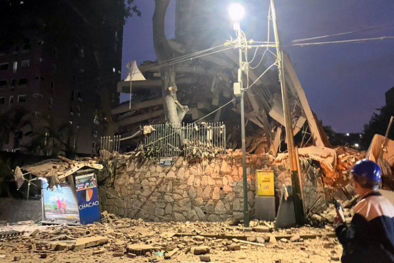 Dos terremotos de 7.2 y 7.5 sacuden Venezuela; colapsan edificios en Caracas