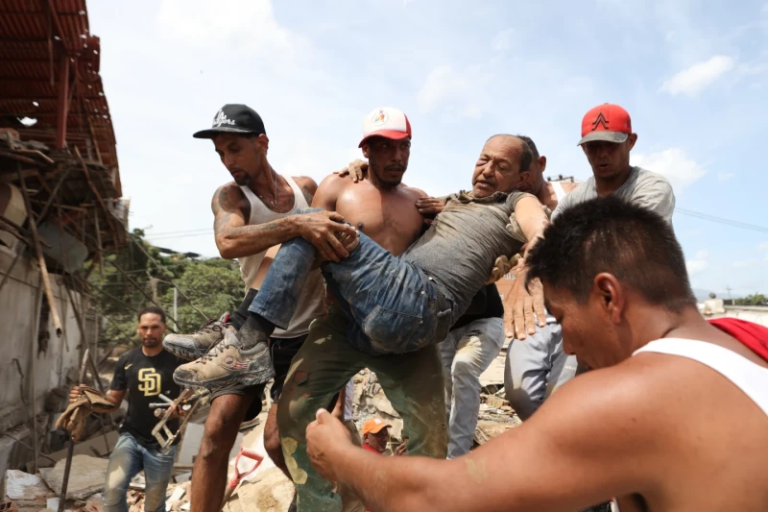 Tragedia en Venezuela: Suman 235 los muertos por potentes terremotos mientras buscan sobrevivientes entre los escombros