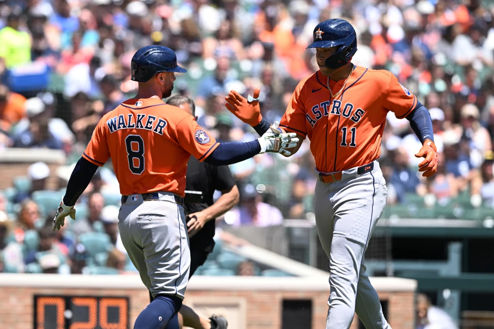 ¡Le dañaron la fiesta! Peña y Paredes comandan remontada de los Astros y frenan récord de A.J. Hinch