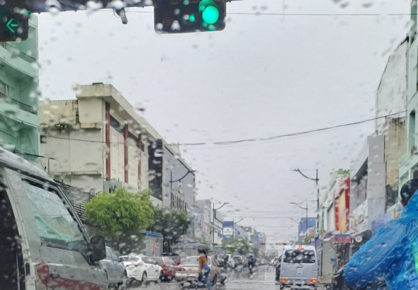 Vaguada y onda tropical provocarán aguaceros con tronadas en gran parte del país durante las próximas horas