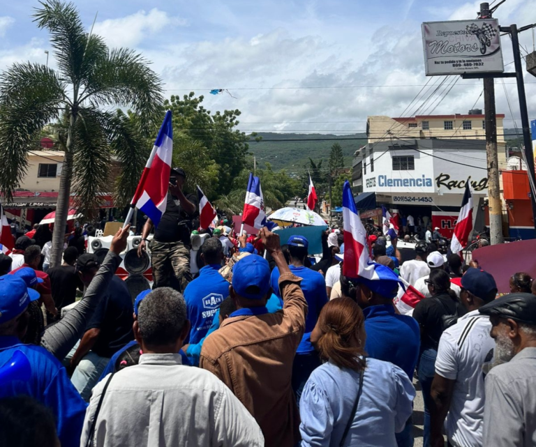Marcha en Barahona por el medio ambiente.