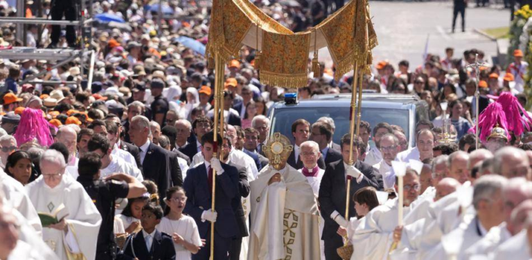 Fervor en Madrid: El papa León XIV congrega a 1.2 millones de fieles y advierte que la fe "no es un museo"