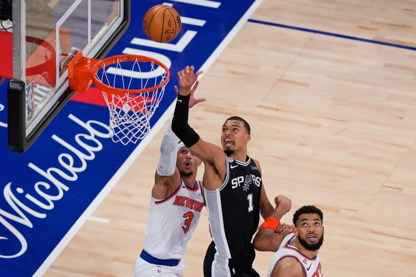 ¡Wembanyama silencia el Garden! Los Spurs vencen a los Knicks y recortan distancia en las Finales NBA