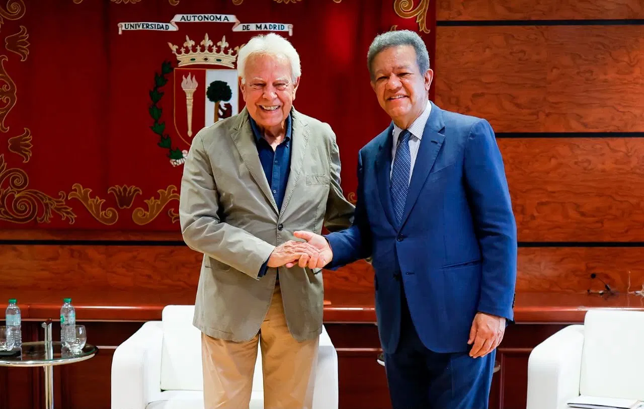 Leonel Fernández y Felipe González piden relanzar la unidad iberoamericana ante el "caos mundial" en la Universidad Autónoma de Madrid