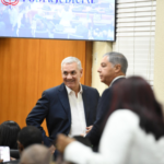Gonzalo Castillo recibe sonriente el fallo de no ha lugar emitido por el tribunal en el Caso Calamar.