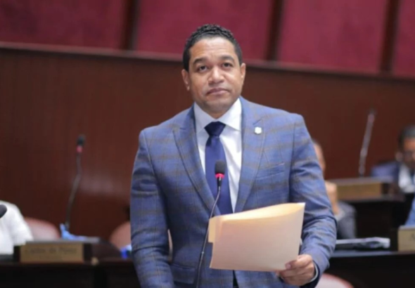 La curul del Congreso Nacional mientras el diputado Rafael Perez renuncia a la Fuerza del Pueblo para Noticias en Línea RD.