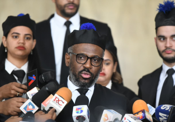El titular de la Pepca Wilson Camacho ofreciendo declaraciones de prensa sobre corrupción administrativa