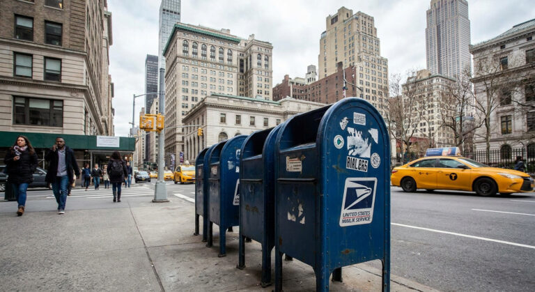Acusan a empleada del Servicio Postal de EE. UU. de robar más de US$25,000 en pagos de alquiler