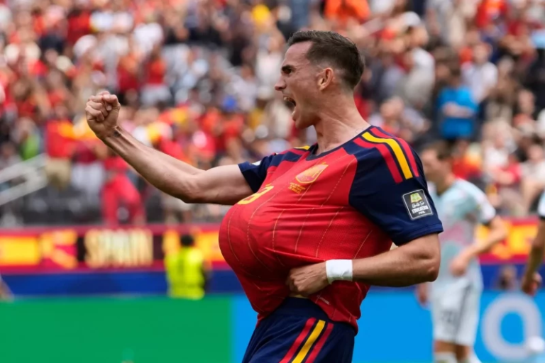 España vence 2-1 a Bélgica y va a semis del Mundial