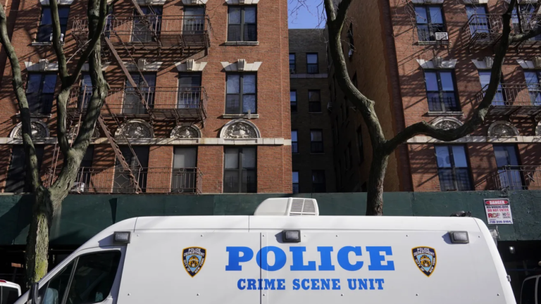 Investigan muerte de bebé en hotel refugio de Manhattan