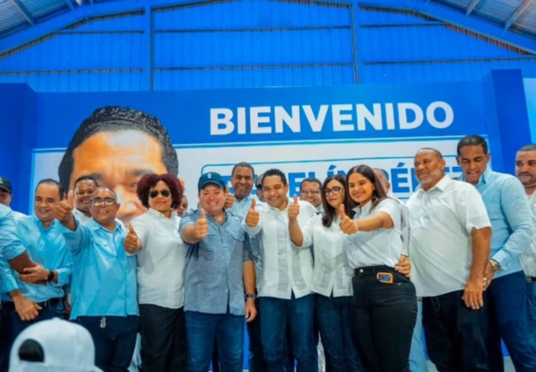 Diputado Rafelin Pérez pasa de Fuerza del Pueblo al PRM en Pedernales