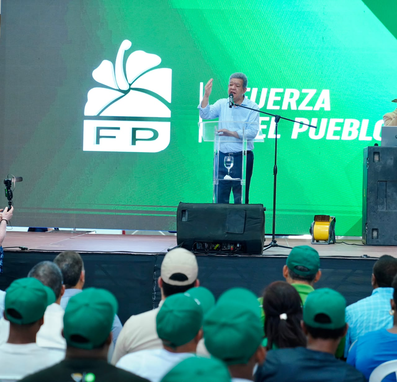 Leonel Fernandez acusa a Gobierno PRM de engaño por tarifa electrica