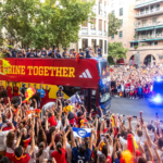España campeon desfile en Madrid fotos Cibeles Mundial 2026