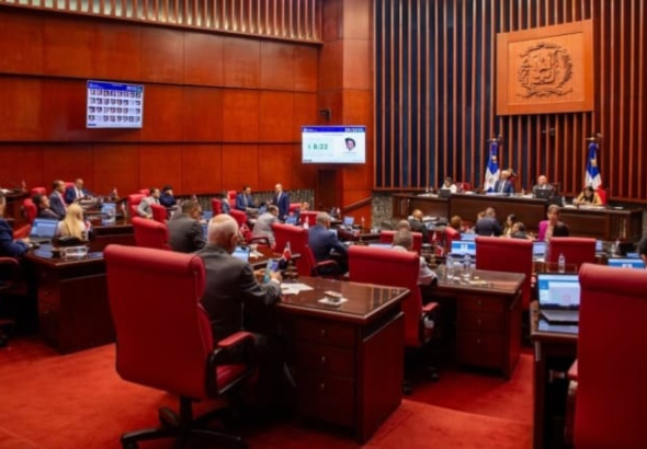 Senadores aprueban de urgencia cambios al Código Penal
