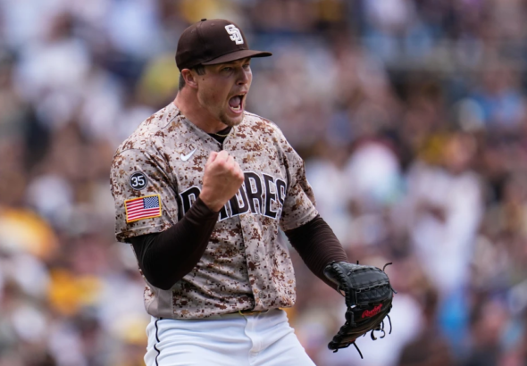 Padres de San Diego vencen 4-5 a Azulejos con oportuna remontada liderada por Machado