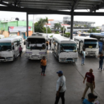 Choferes aumentarán las tarifas del pasaje en 47 rutas del transporte público en la República Dominicana a partir del lunes