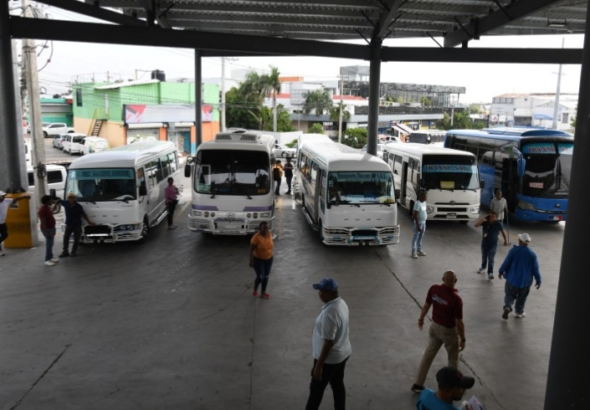 Choferes aumentarán las tarifas del pasaje en 47 rutas del transporte público en la República Dominicana a partir del lunes