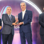 El presidente Luis Abinader inauguró el foro de inversiones en Santo Domingo en medio de fuertes críticas por la realidad económica local