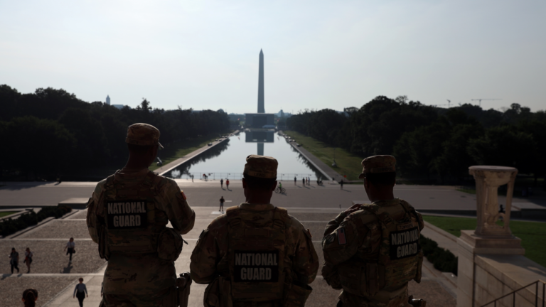El exatleta olímpico David Hearn fue acusado por la Fiscalía Federal de causar daños al estanque reflectante del Monumento a Lincoln en Washington